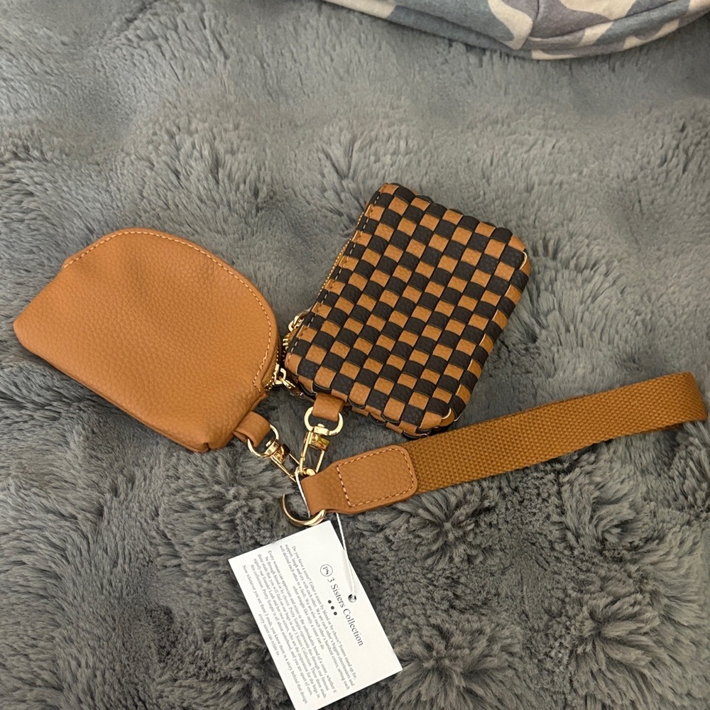 Pretty Simple Tan Multi-Piece Key & Card Holder Set - Picture 2 of 2